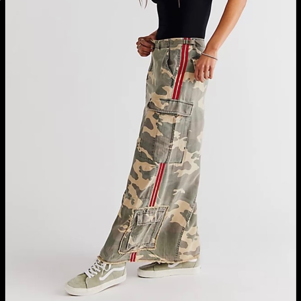 Free People 💯 silk camo maxi skirt